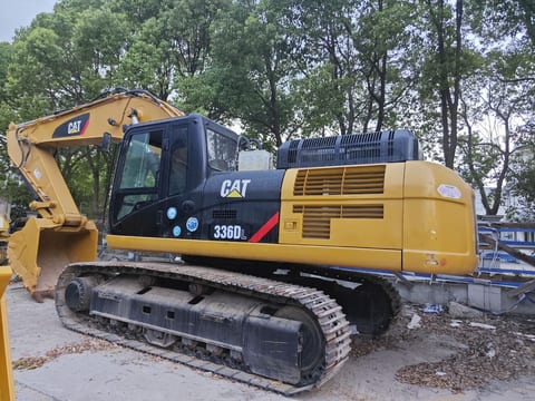 Caterpillar 336DL crawler excavator, side view Caterpillar 336DL crawler excavator, side view