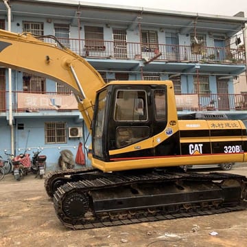 Escavadora de rastos Caterpillar 320BL de 2018, vista lateral