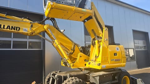 2011 New Holland WE150C wheel excavator side view 2011 New Holland WE150C wheel excavator side view
