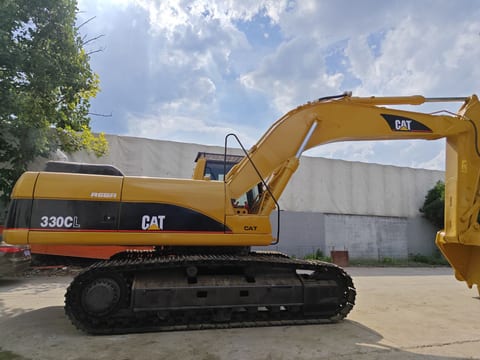Caterpillar 330CL crawler excavator, side profile view Caterpillar 330CL crawler excavator, side profile view
