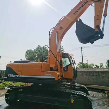 2021 Hyundai 220LC-9S crawler excavator, side view 2021 Hyundai 220LC-9S crawler excavator, side view