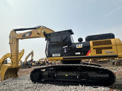 2023 Caterpillar 340D L crawler excavator side view 2023 Caterpillar 340D L crawler excavator side view
