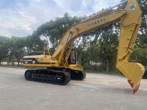 2016 Caterpillar 330B crawler excavator, side profile view 2016 Caterpillar 330B crawler excavator, side profile view