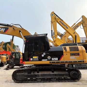 2020 Caterpillar 325D crawler excavator side view 2020 Caterpillar 325D crawler excavator side view