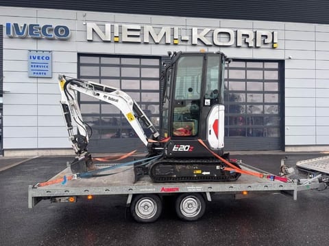 2021 Bobcat E20Z mini excavator, side view 2021 Bobcat E20Z mini excavator, side view