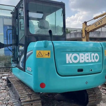 2002 Kobelco SK60 crawler excavator rear view 2002 Kobelco SK60 crawler excavator rear view