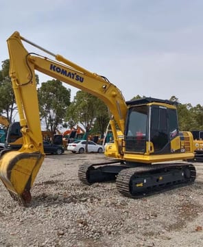 2019 Komatsu PC130 crawler excavator, side view 2019 Komatsu PC130 crawler excavator, side view