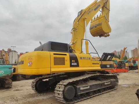2020 Komatsu PC400-8 crawler excavator, rear three-quarter view 2020 Komatsu PC400-8 crawler excavator, rear three-quarter view