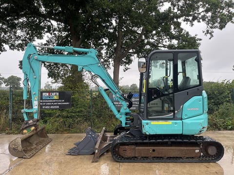 2021 Kobelco SK45SRX-6E mini excavator, side view 2021 Kobelco SK45SRX-6E mini excavator, side view