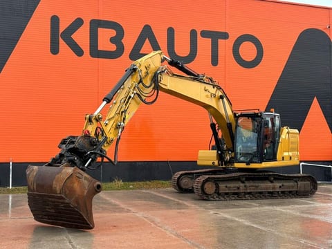 2021 Caterpillar 320 crawler excavator side view 2021 Caterpillar 320 crawler excavator side view