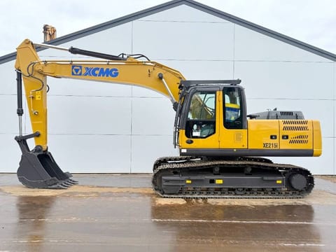 2025 XCMG XE215I crawler excavator side view 2025 XCMG XE215I crawler excavator side view