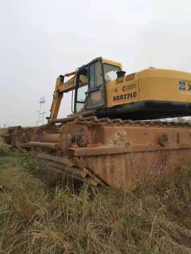 2016 XGMA XG822LC amphibious excavator, side view 2016 XGMA XG822LC amphibious excavator, side view