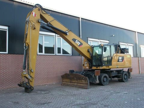 2015 Caterpillar MH3024 material handler, side view 2015 Caterpillar MH3024 material handler, side view