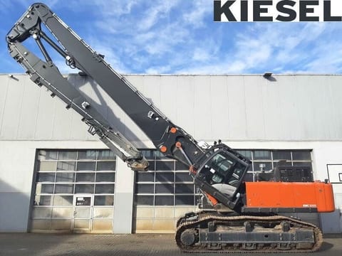 2021 Hitachi KMC500 S-6 demolition excavator side view 2021 Hitachi KMC500 S-6 demolition excavator side view