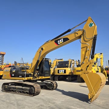 2020 Caterpillar 324D crawler excavator, side profile view 2020 Caterpillar 324D crawler excavator, side profile view
