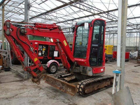 2017 Yanmar VIO25-6 mini excavator, side view 2017 Yanmar VIO25-6 mini excavator, side view