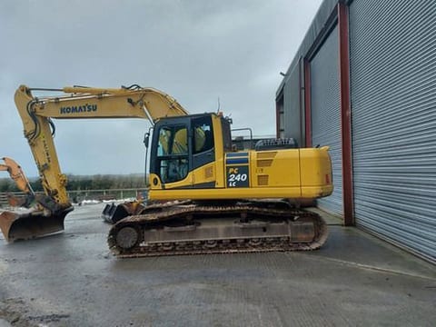 2012 Komatsu PC240LC-8 crawler excavator side view 2012 Komatsu PC240LC-8 crawler excavator side view
