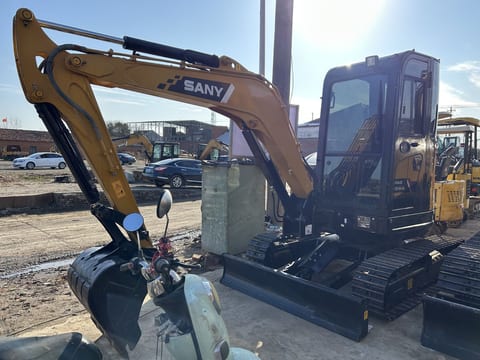 2023 Sany SY35U mini excavator, front three-quarter view 2023 Sany SY35U mini excavator, front three-quarter view