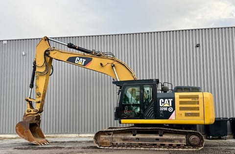 2012 Caterpillar 329E crawler excavator, side view 2012 Caterpillar 329E crawler excavator, side view