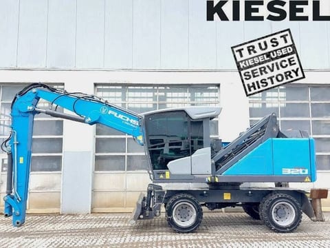 2019 Fuchs MHL320F material handler, side view 2019 Fuchs MHL320F material handler, side view