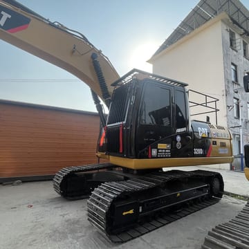 Koparka gąsienicowa 2023 Caterpillar 320D2L, widok z przodu pod kątem Koparka gąsienicowa 2023 Caterpillar 320D2L, widok z przodu pod kątem