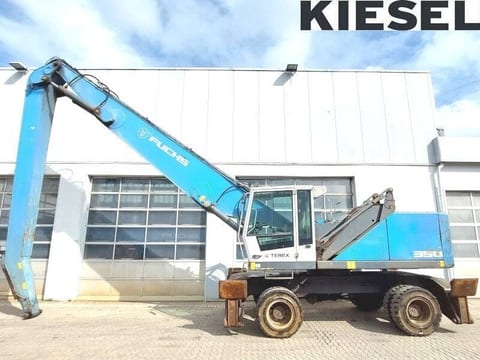 2016 Fuchs MHL350F material handler, side profile view 2016 Fuchs MHL350F material handler, side profile view