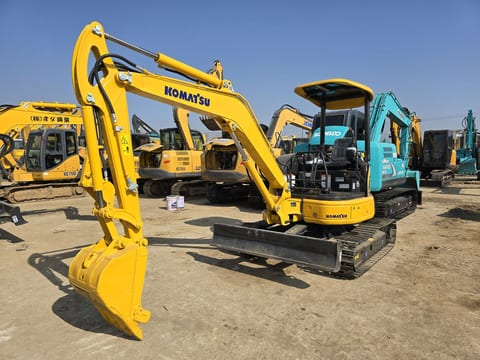 2024 Komatsu PC35 mini excavator, front three-quarter view 2024 Komatsu PC35 mini excavator, front three-quarter view