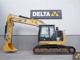 2016 Caterpillar 325FL CR crawler excavator, side view