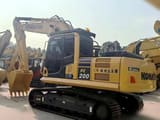 2022 Komatsu PC200-8 rupsgraafmachine, achteraanzicht driekwart