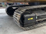 2023 Caterpillar 320D2 rupsgraafmachine rupsonderstel aanzicht