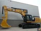 2020 Caterpillar 352F crawler excavator, side profile view