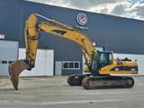 2005 Caterpillar 330CL crawler excavator side view