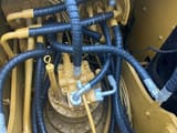 Escavadora de rastos Caterpillar 320D2 de 2019, detalhe da bomba hidráulica