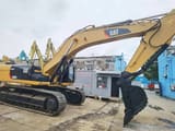 2018 Caterpillar 330DL crawler excavator, side view