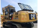Escavadora de rastos Caterpillar 330D L de 2023, vista traseira a três quartos