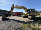 2018 Komatsu PC210LC-11 crawler excavator, side profile view
