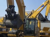 2018 Caterpillar 325CL crawler excavator cabin view
