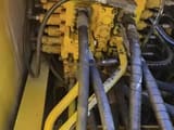 Aanzicht hydraulische regeleenheid 2020 Komatsu PC200-8 rupsgraafmachine