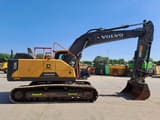 2017 Volvo EC220EL crawler excavator, side view