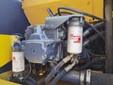 Detaliu compartiment motor excavator pe senile Komatsu PC200-8 din 2020