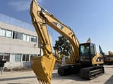 2011 Caterpillar 320CL crawler excavator, front three-quarter view