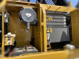 2025 Caterpillar 320D2 paletli ekskavatör motor bölmesi görünümü