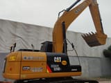 Escavadora de rastos Caterpillar 320D2, vista lateral