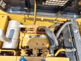 Escavatore cingolato Caterpillar 320D2 del 2026, vano motore