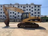 2016 Caterpillar 320CL crawler excavator, side view