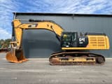 2017 Caterpillar 352F crawler excavator side view