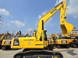 Escavatore cingolato Komatsu PC200-8 del 2023, vista laterale