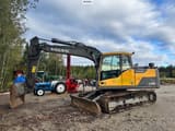 2013 Volvo EC140DL crawler excavator, side view