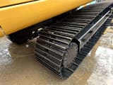Excavator pe senile Caterpillar 320D 2016, detaliu șenilă