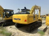 2021 Komatsu PC200-8 rupsgraafmachine, achteraanzicht driekwart